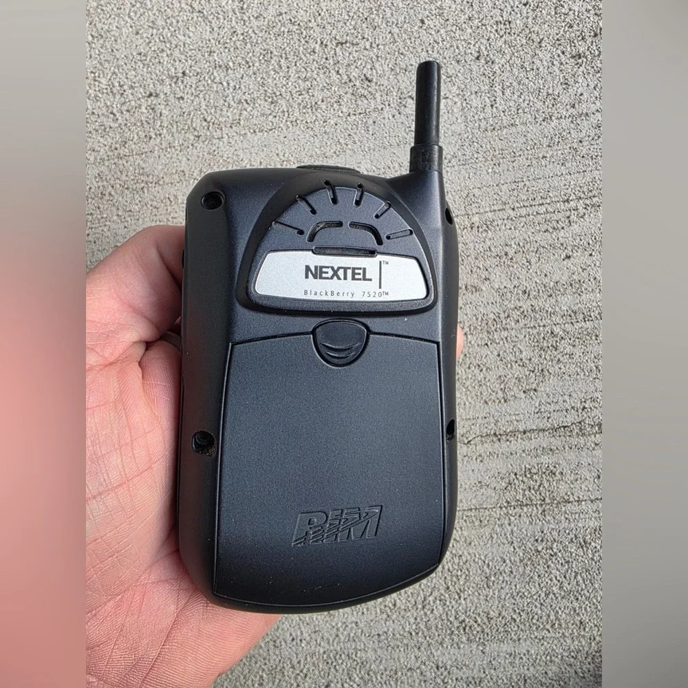 Vintage BlackBerry 7520 Nextel – Fully Powers On – With Charger-Rare Collectible